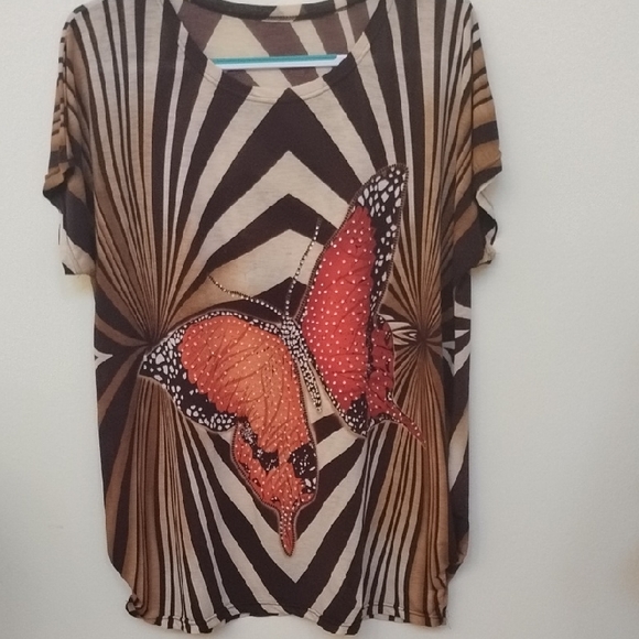 unbranded Tops - Geometric Butterfly Print Short Sleeve Top